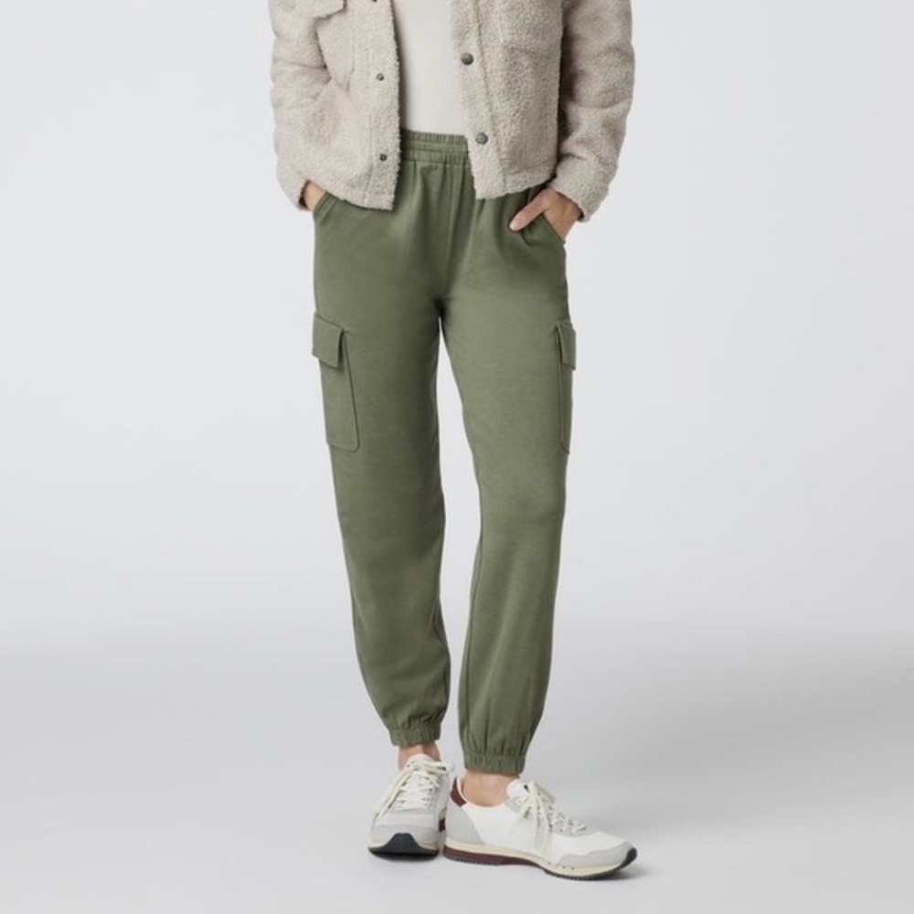 Vuori Boyfriend Cargo Lightweight Joggers Size Large